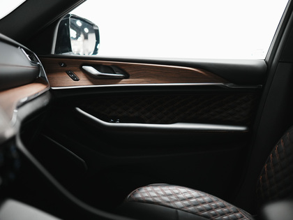 used 2024 Jeep Grand Cherokee car, priced at $57,900