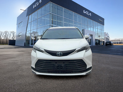 used 2025 Toyota Sienna car, priced at $51,999
