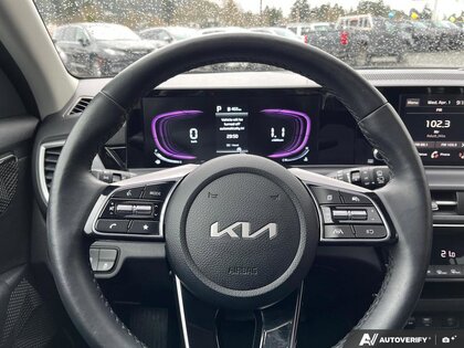 used 2025 Kia Seltos car, priced at $27,922