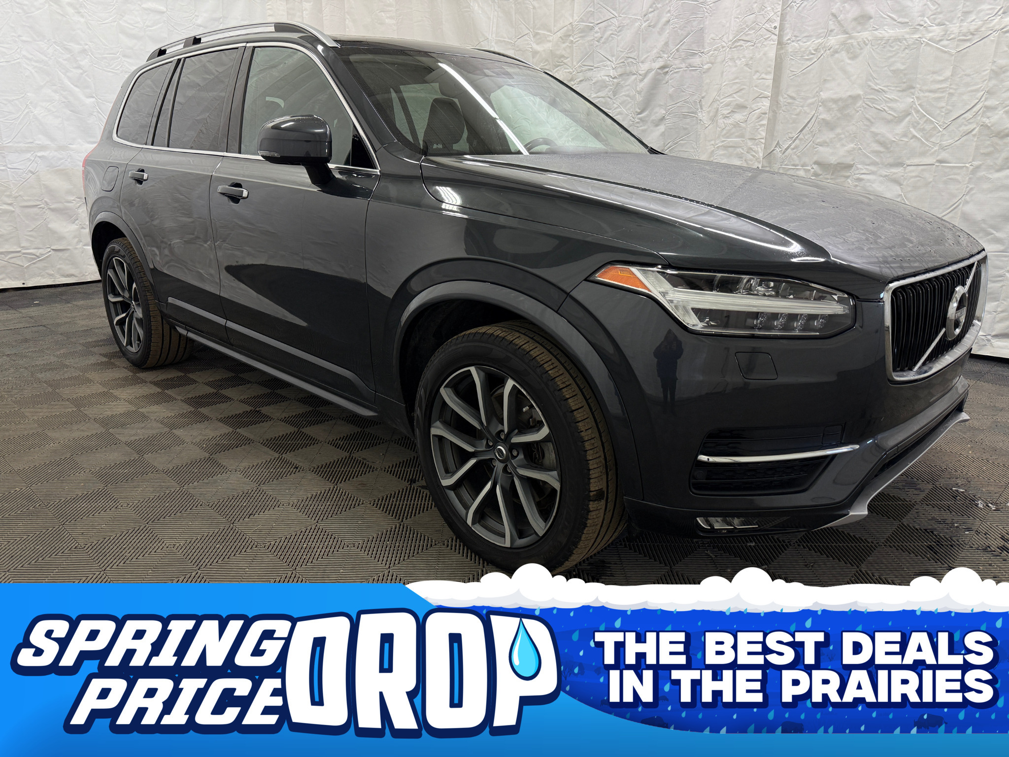 2016 Volvo XC90 T6 Momentum AWD