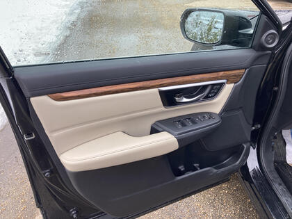 used 2018 Honda CR-V car, priced at $25,900