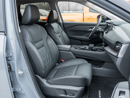 used 2025 Nissan Rogue car, priced at $39,995