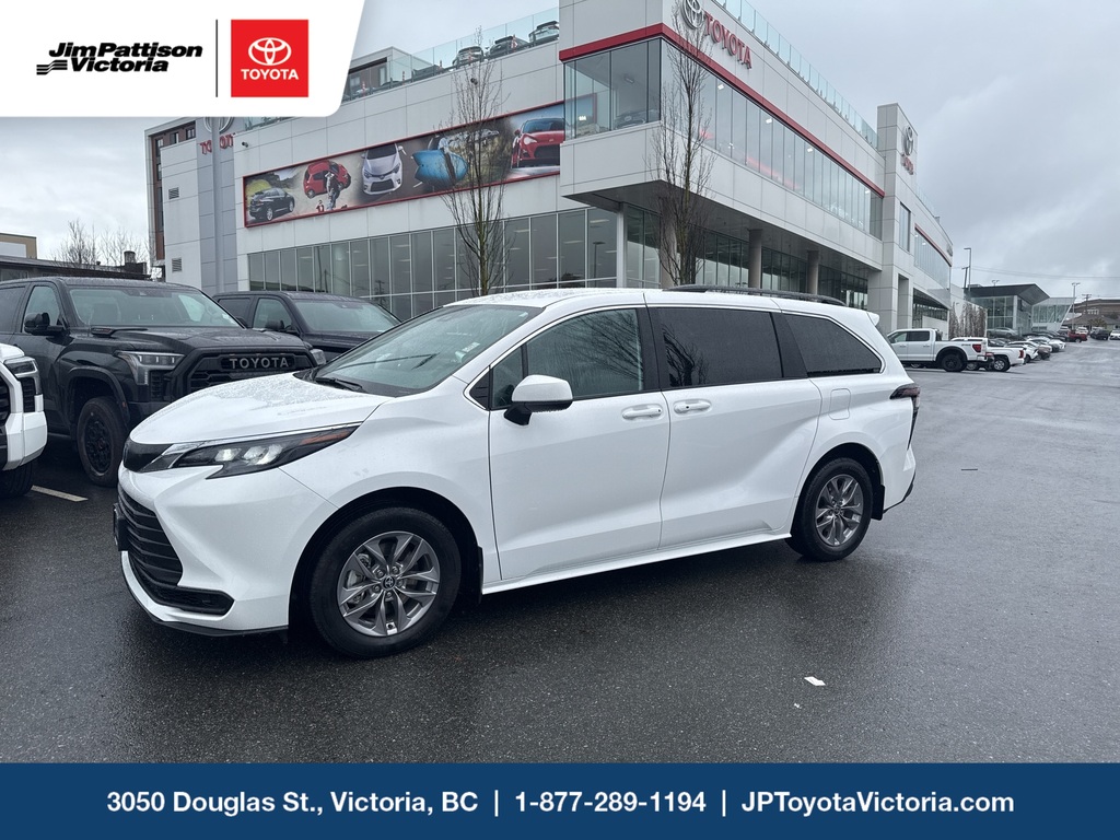2025 Toyota Sienna LE AWD - Added Leather | Best Awd Van |