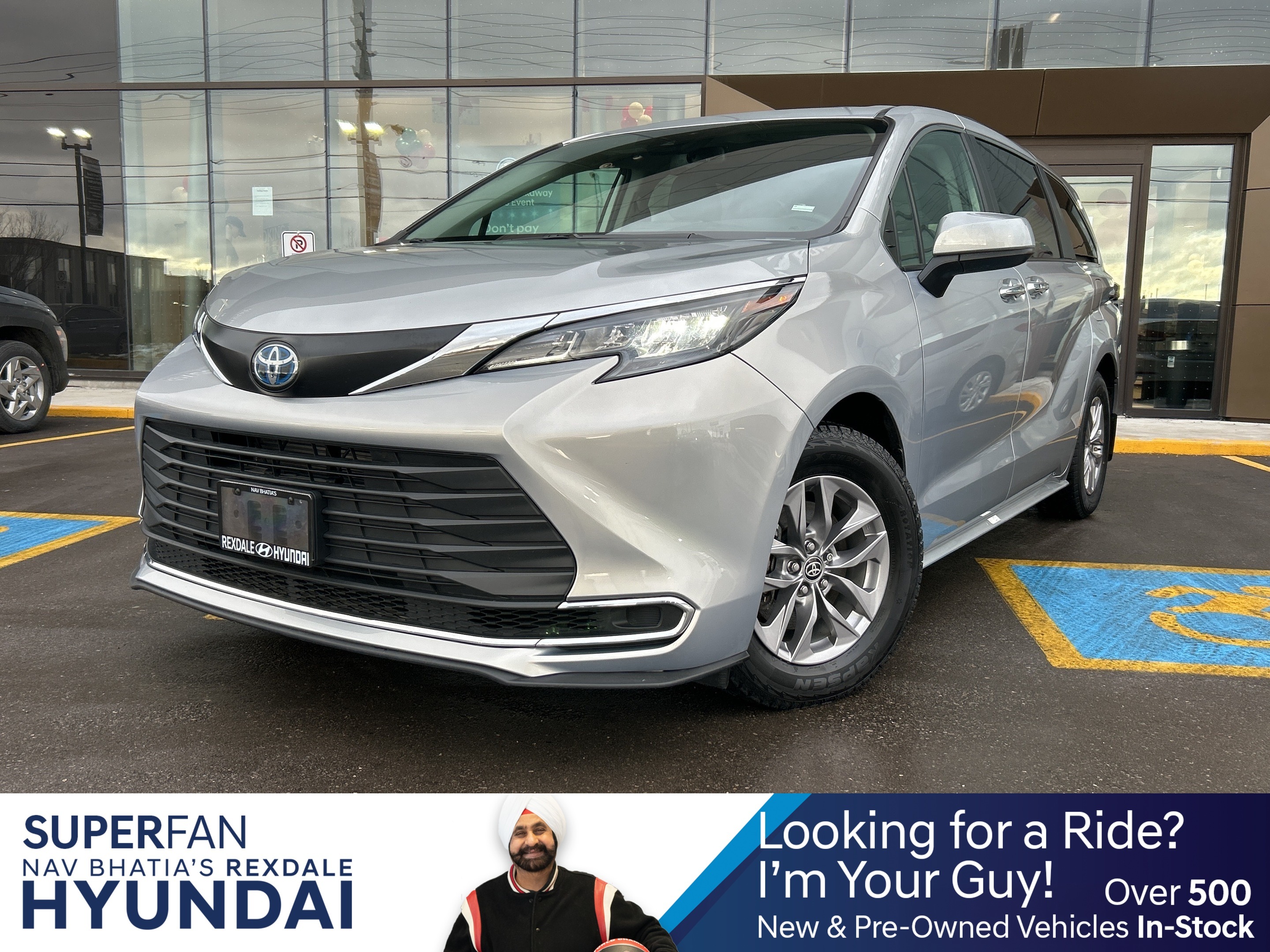 2024 Toyota Sienna XLE 8-Passenger FWD