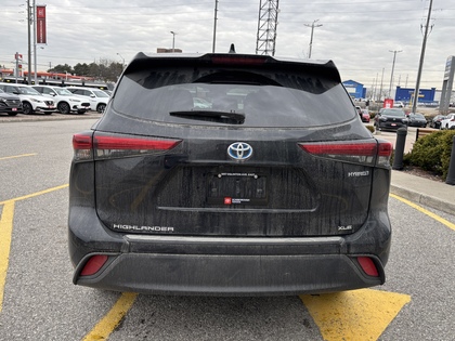 used 2023 Toyota Highlander car, priced at $44,995