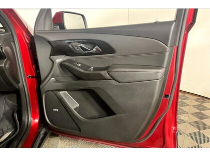 used 2023 Chevrolet Traverse car, priced at $43,998