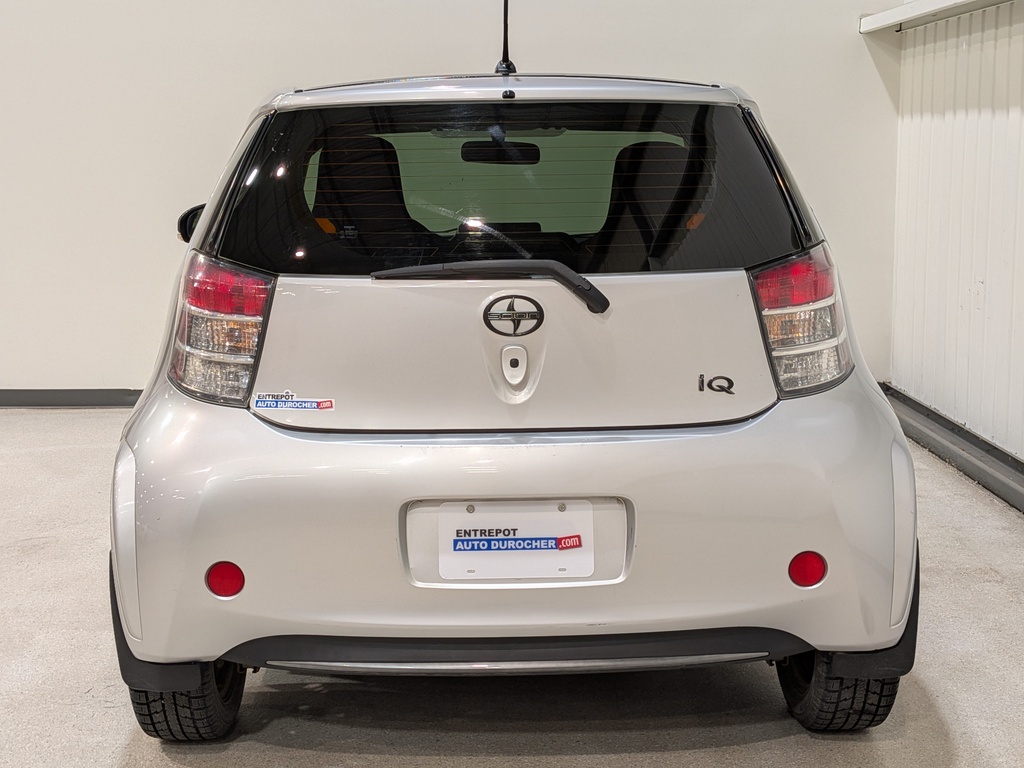 Scion iQ 2012