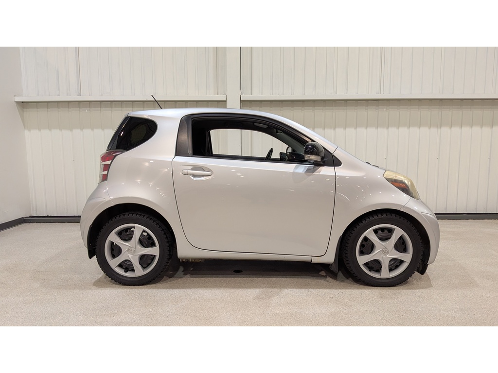Scion iQ 2012