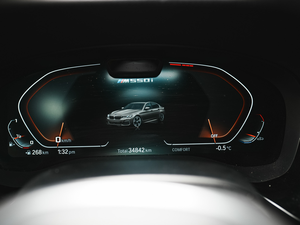 2022 BMW M550i xDrive, 多伦多, 全款车