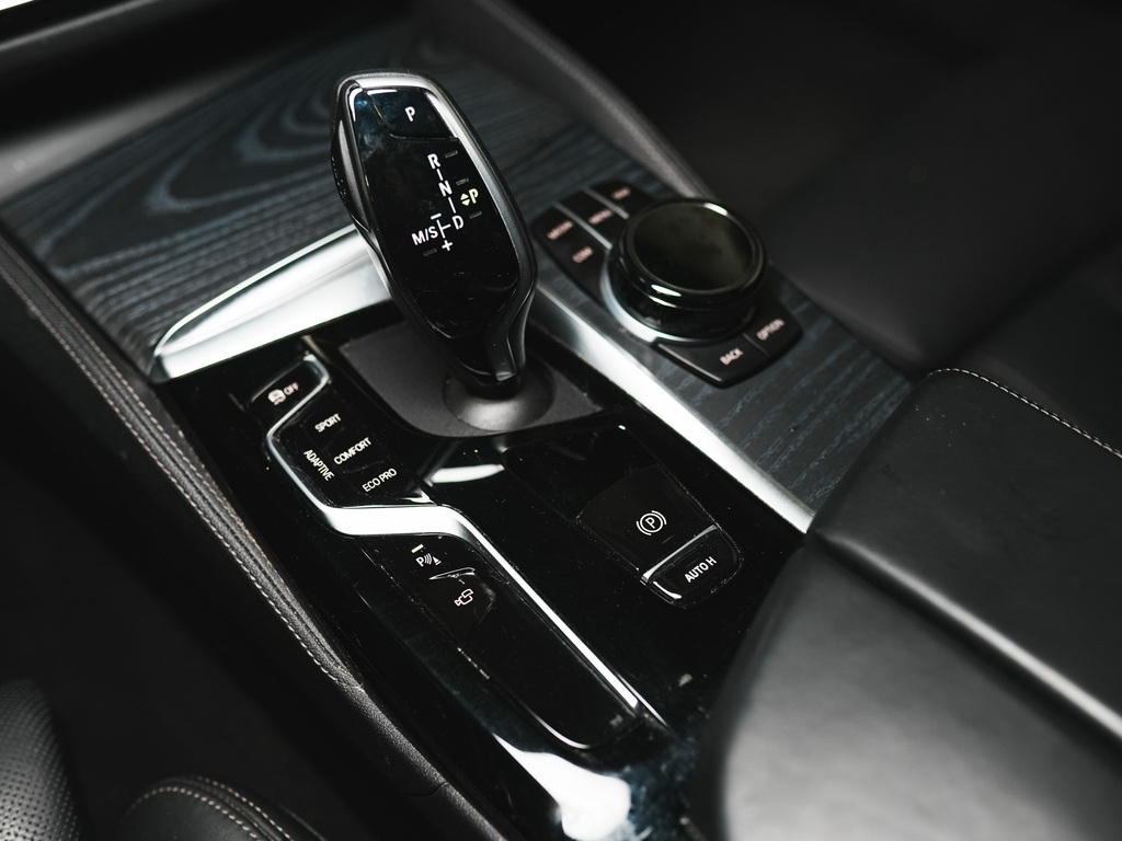 2022 BMW M550i xDrive, 多伦多, 全款车