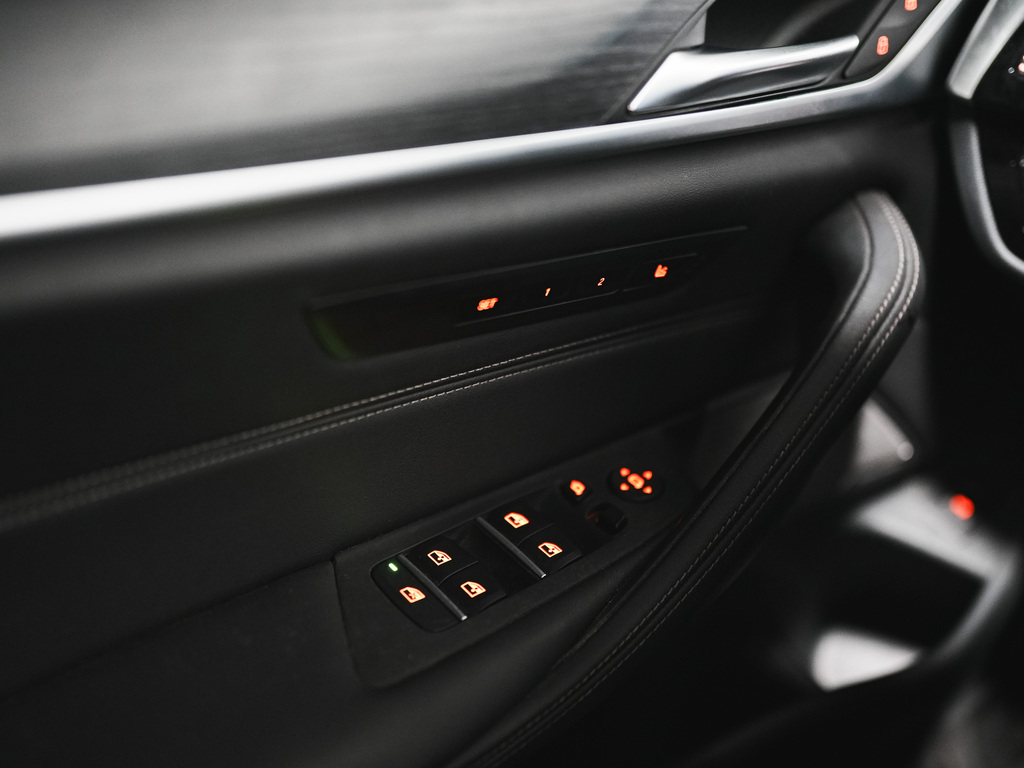 2022 BMW M550i xDrive, 多伦多, 全款车