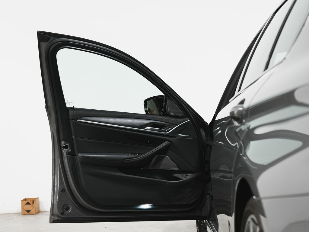 2022 BMW M550i xDrive, 多伦多, 全款车