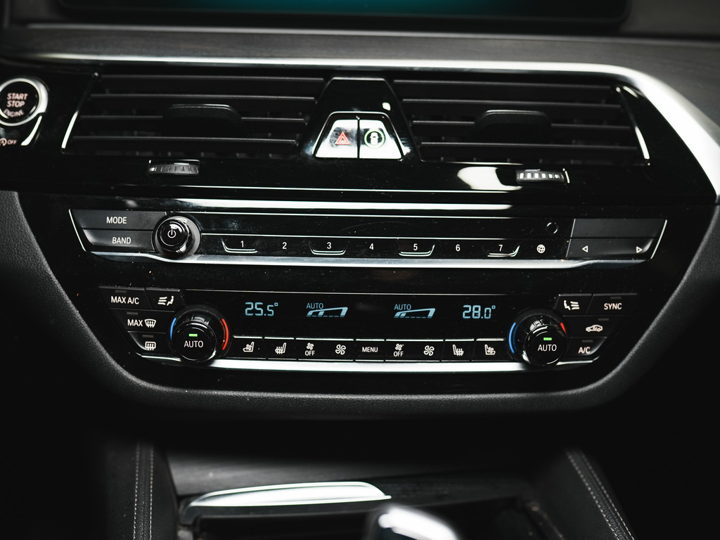 2022 BMW M550i xDrive, 多伦多, 全款车