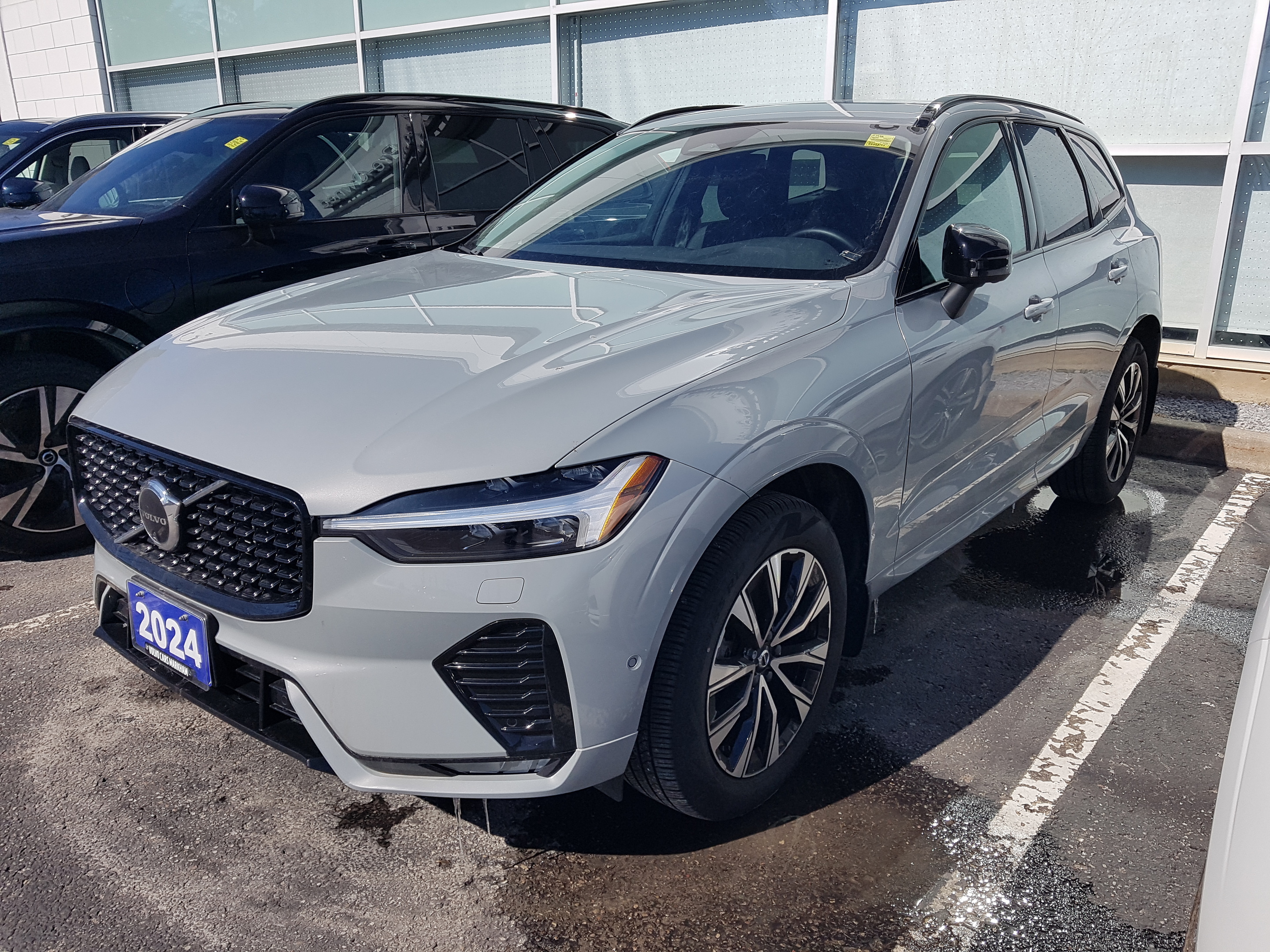 2024 Volvo XC60 B5 Plus Dark Theme AWD