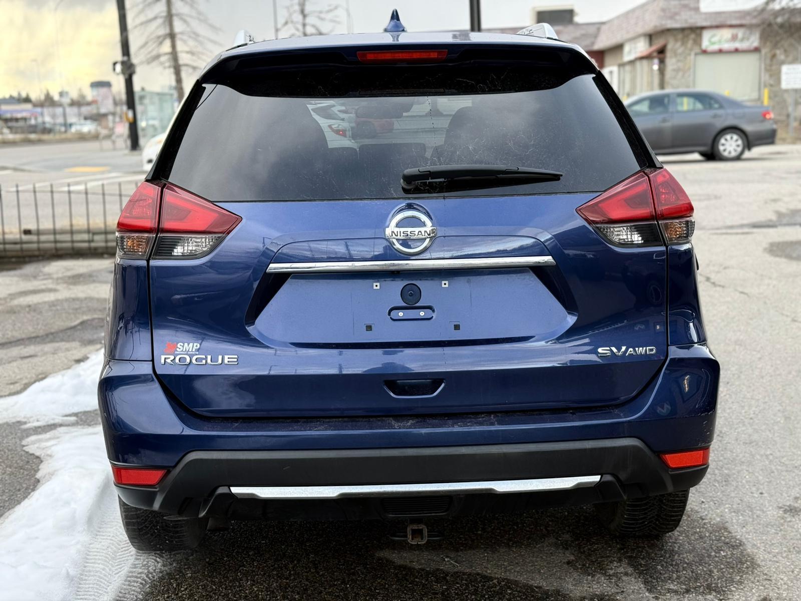 2020 Nissan Rogue — view 5