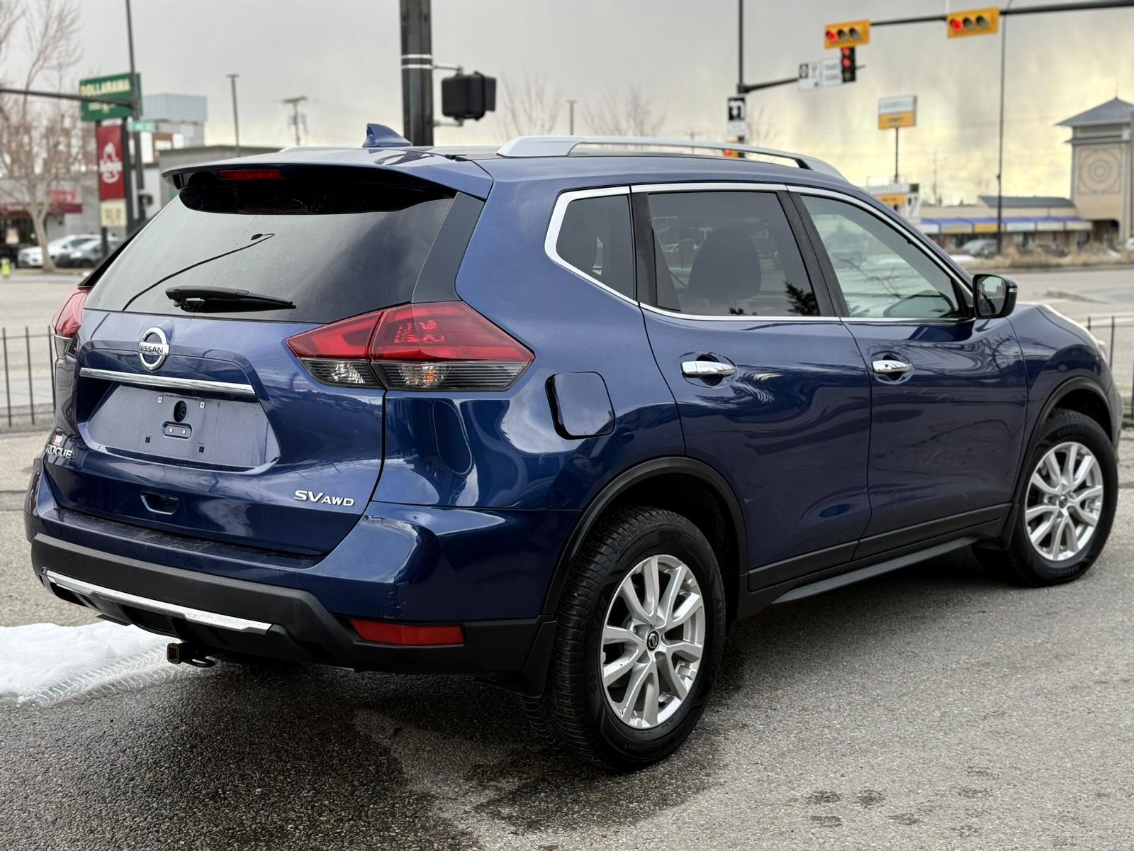 2020 Nissan Rogue — view 4
