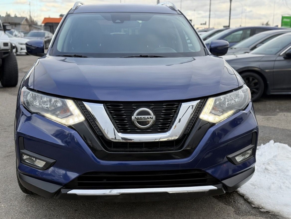 2020 Nissan Rogue — view 2