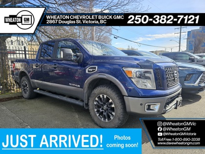2017 Nissan Titan PRO-4X Crew Cab 4WD