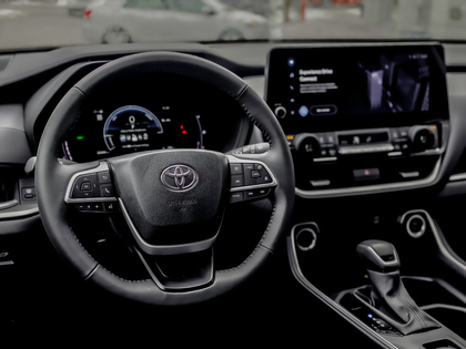 used 2025 Toyota Grand Highlander car, priced at $61,888