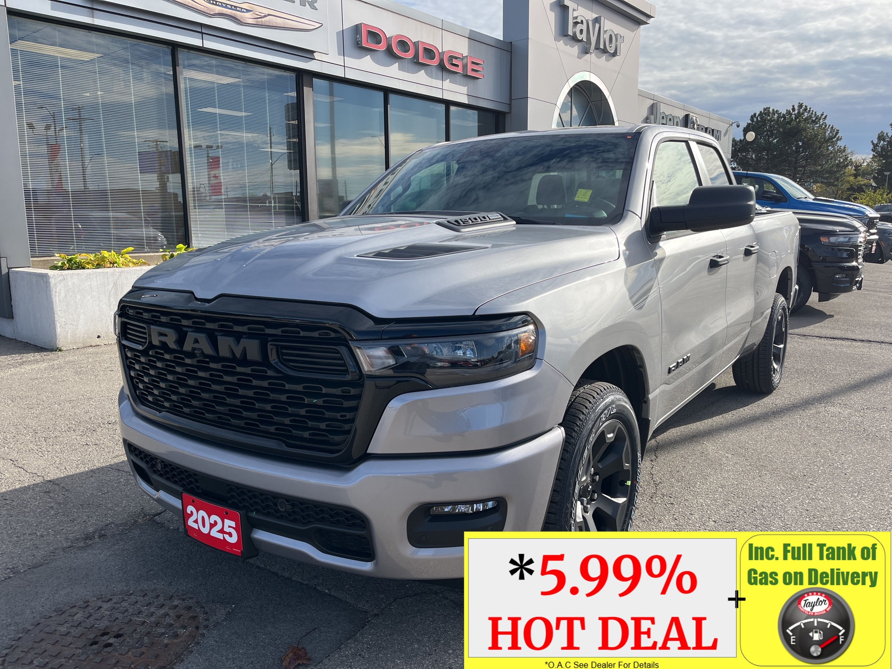 RAM 1500 Express Quad Cab 4WD 2025
