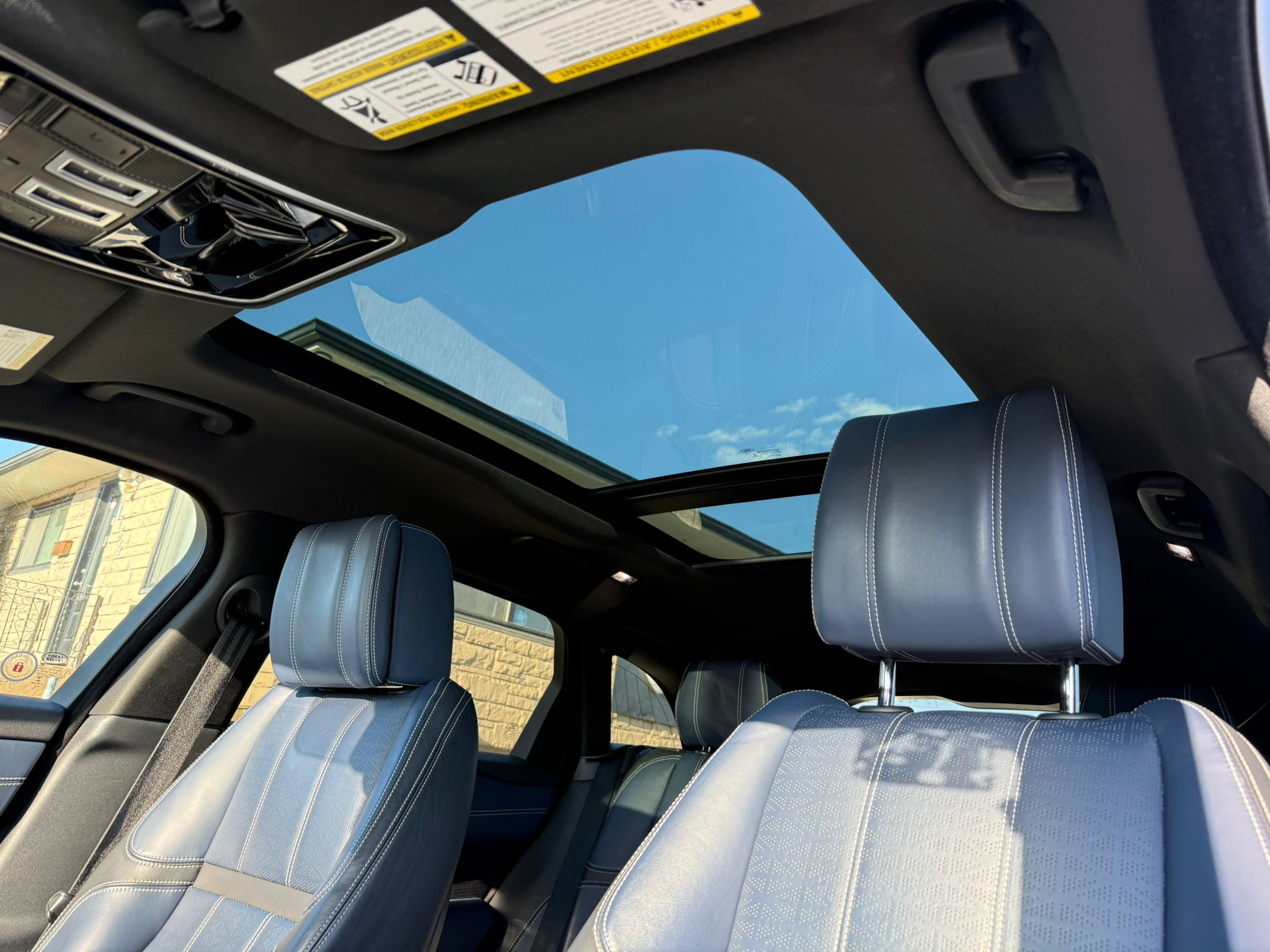 2018 Land Rover Range Rover Velar — view 11