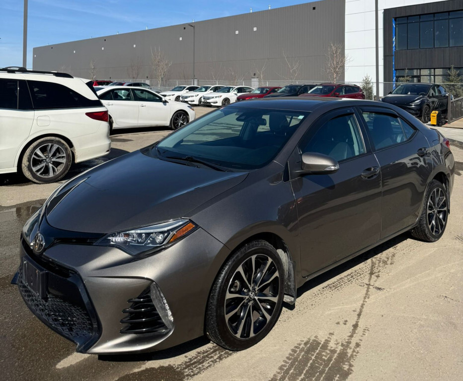 2018 Toyota Corolla SE : LOW MILEAGE