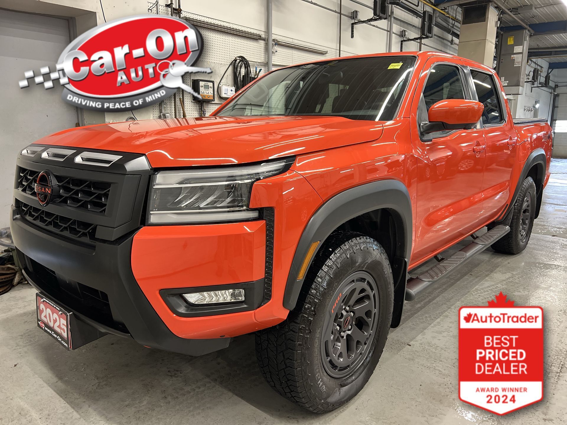 2025 Nissan Frontier PRO-4X Crew Cab 4WD