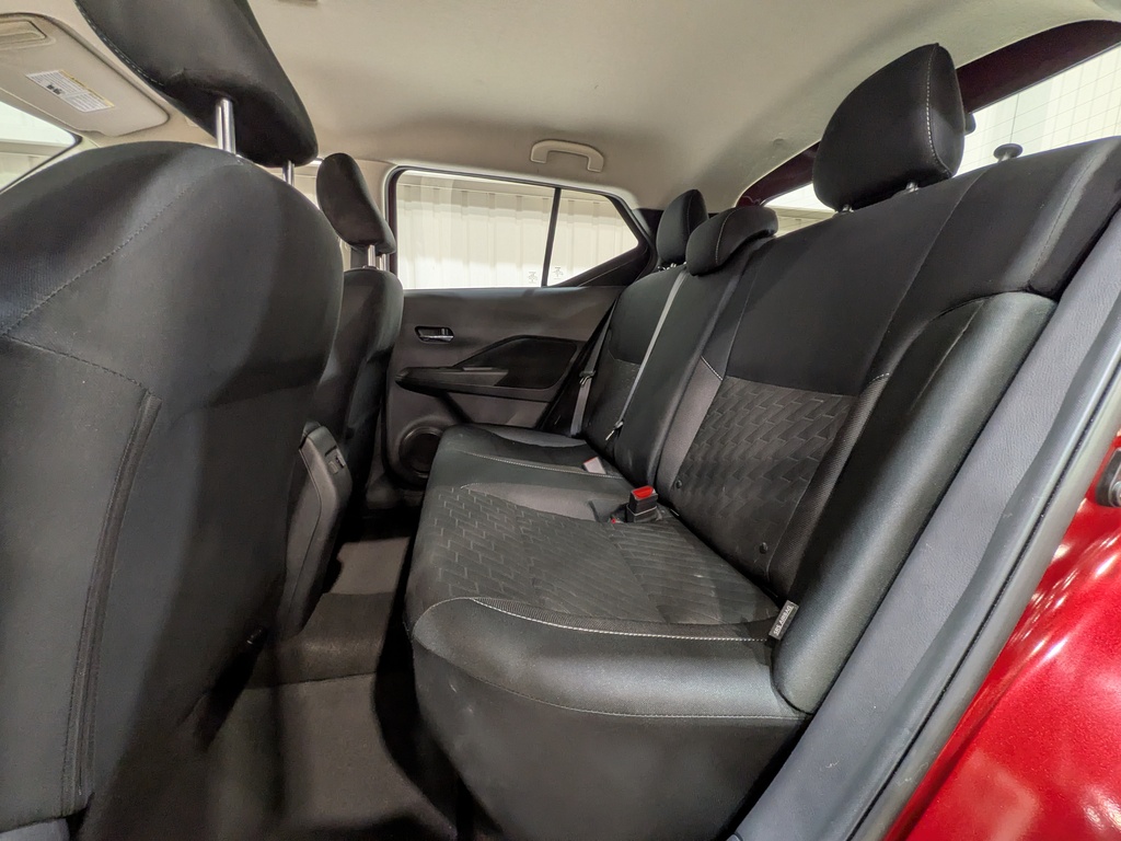 Nissan Kicks Play 2025