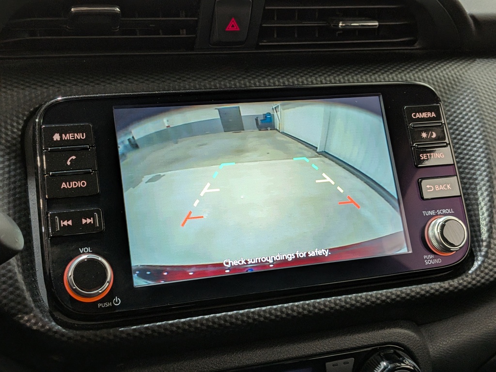 Nissan Kicks Play 2025