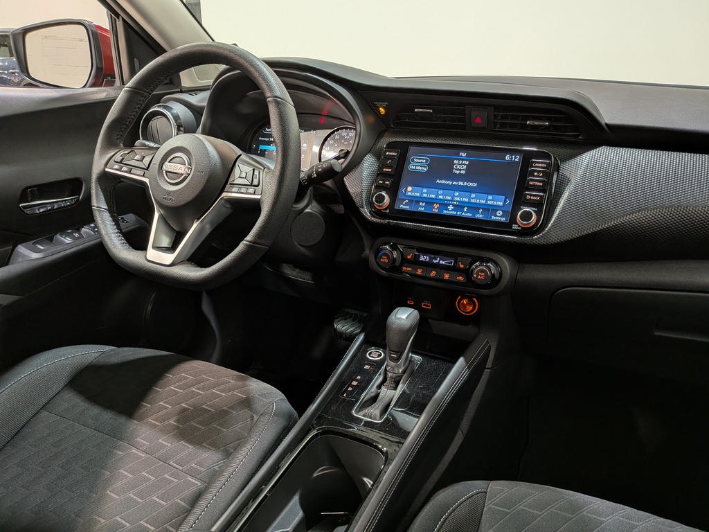 Nissan Kicks Play 2025