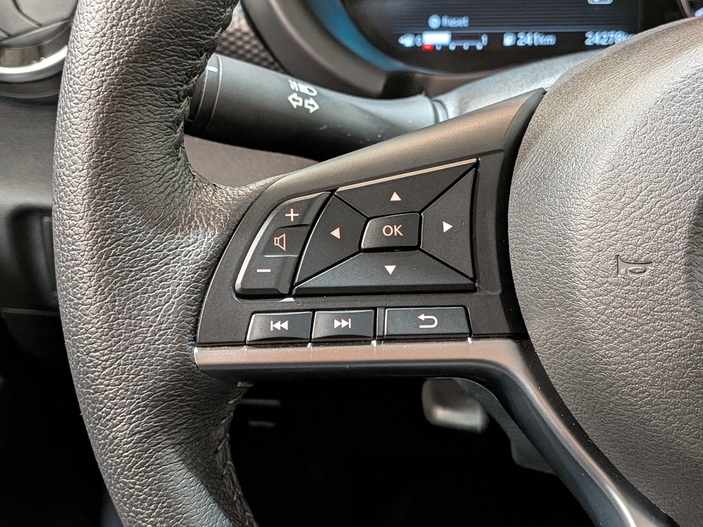 Nissan Kicks Play 2025