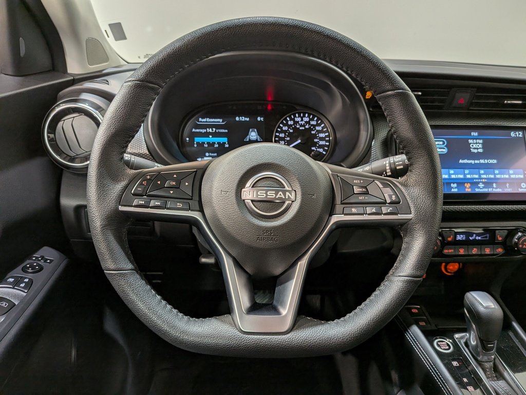 Nissan Kicks Play 2025