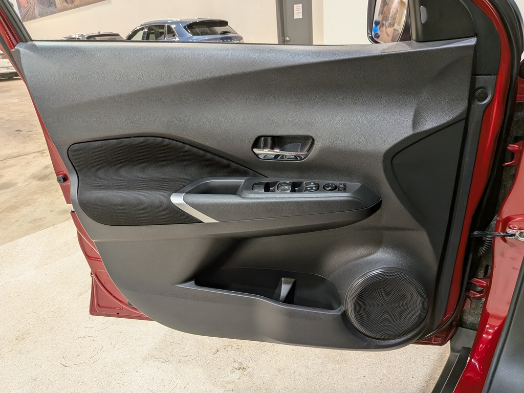 Nissan Kicks Play 2025