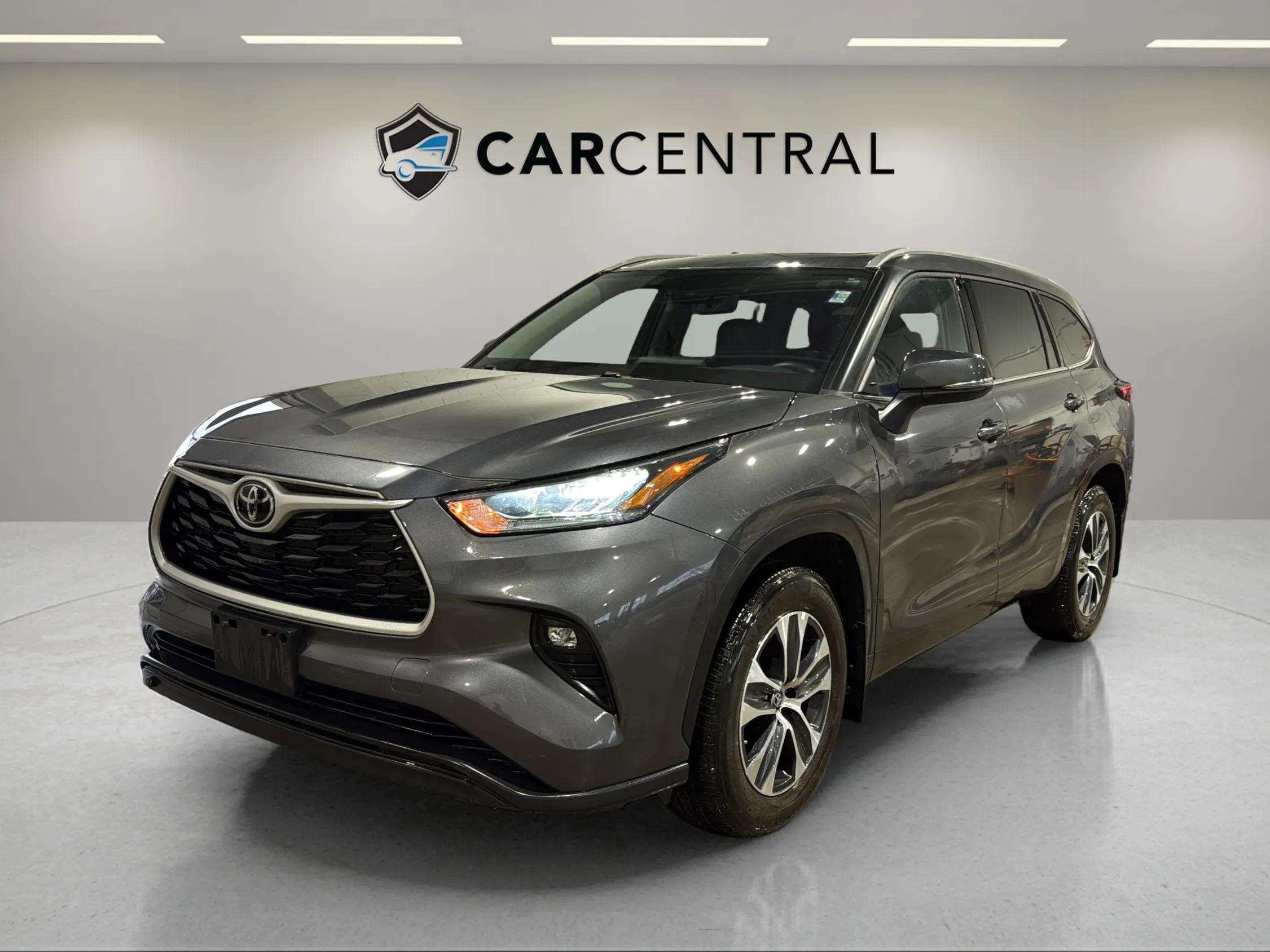 2022 Toyota Highlander XLE AWD