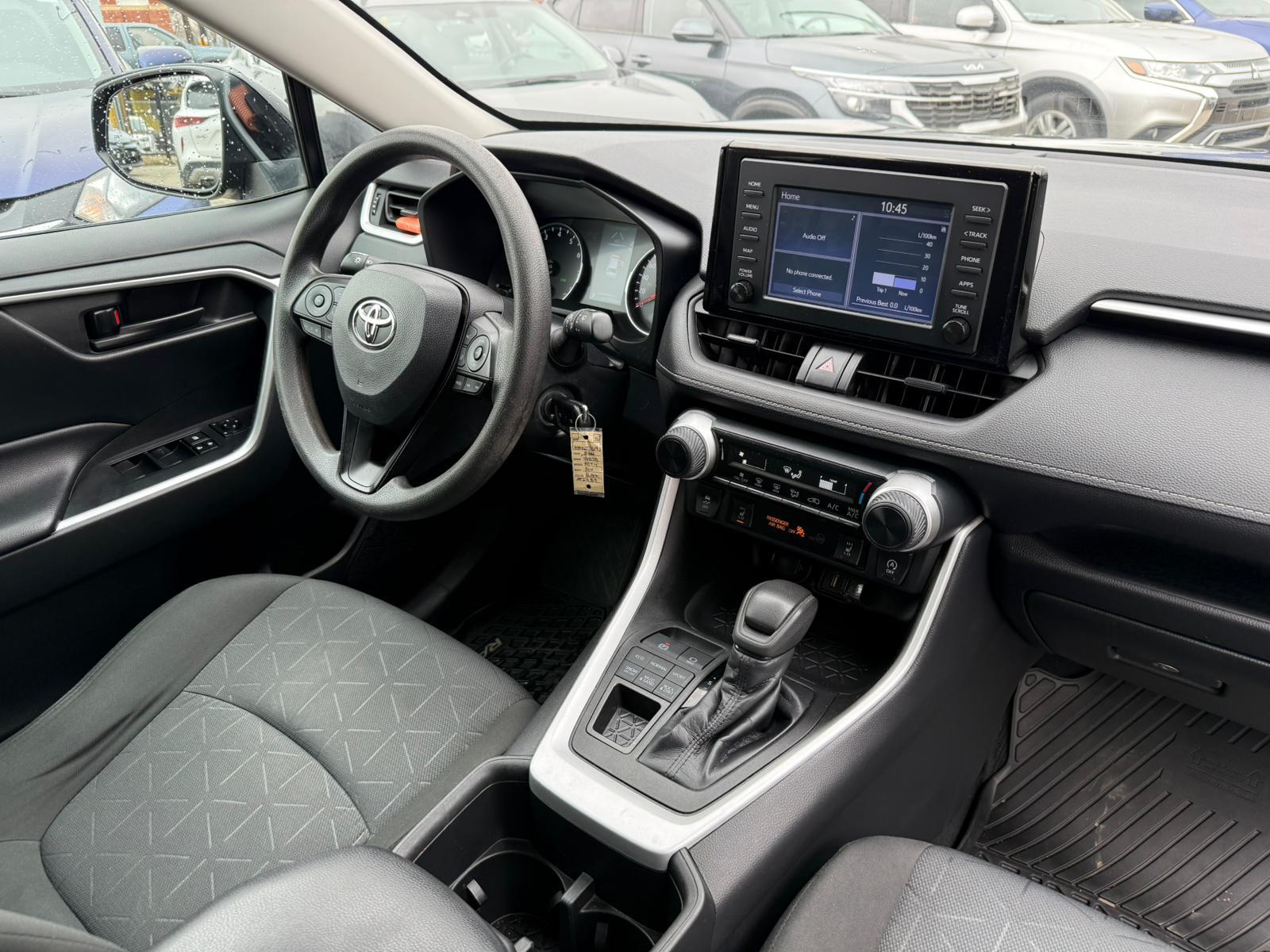 2022 Toyota RAV4 — view 13