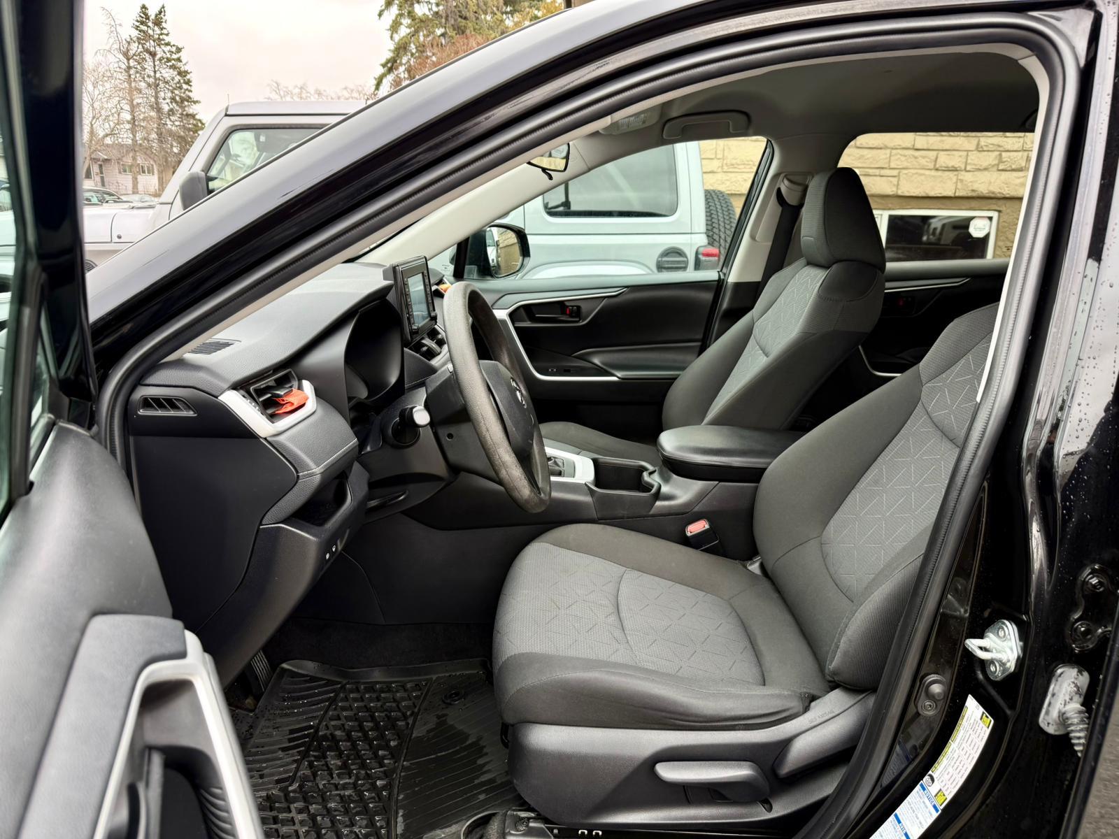 2022 Toyota RAV4 — view 7