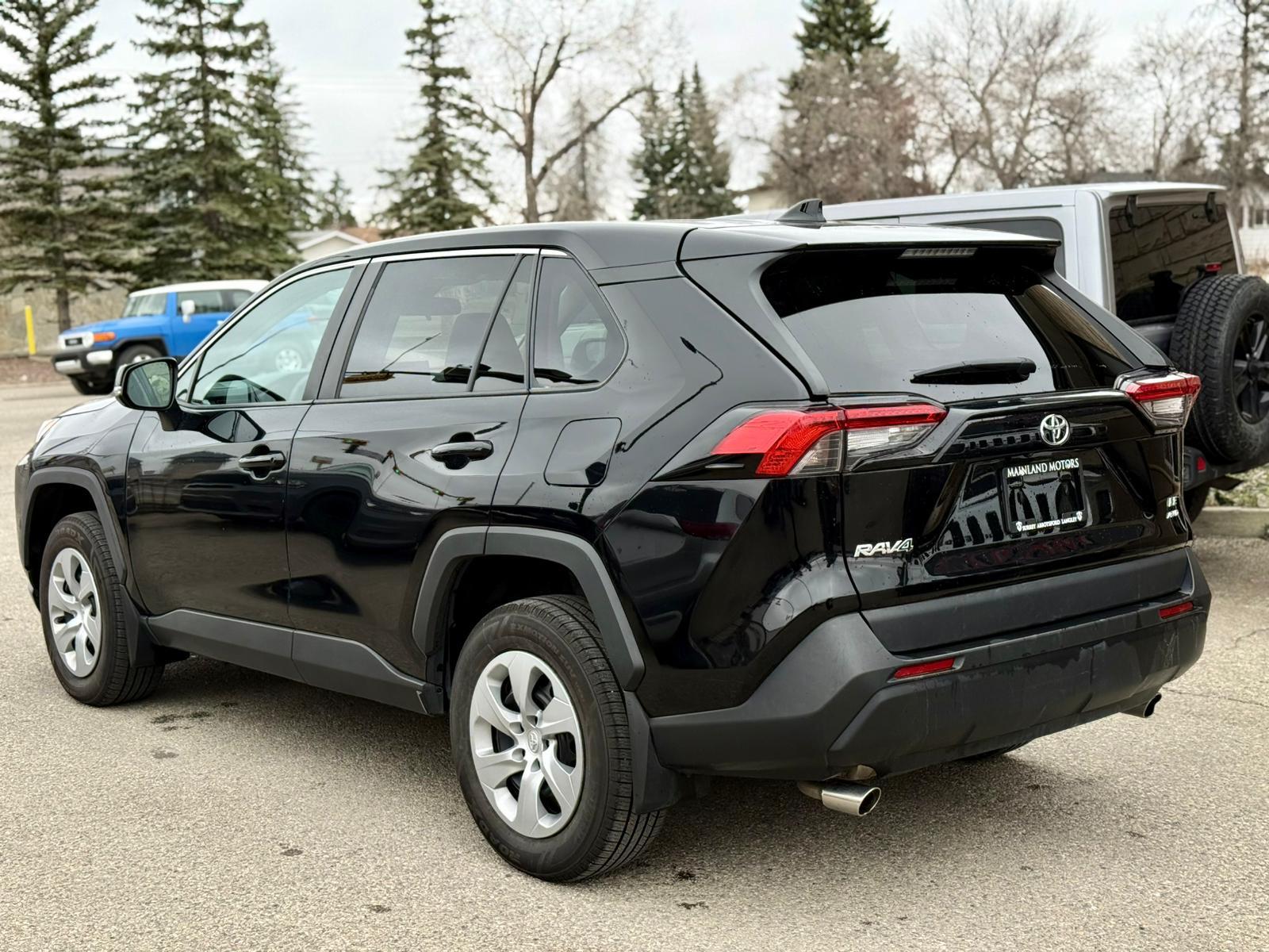 2022 Toyota RAV4 — view 6