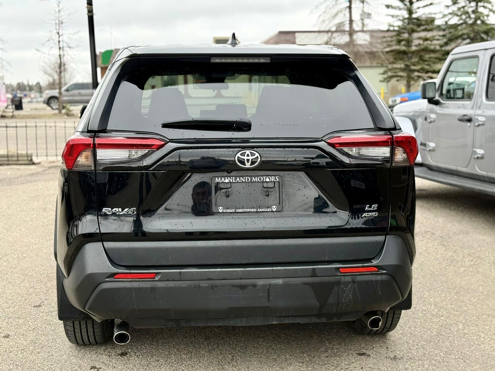 2022 Toyota RAV4 — view 5