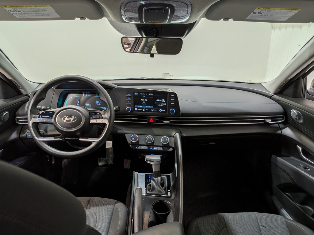 Hyundai Elantra 2025