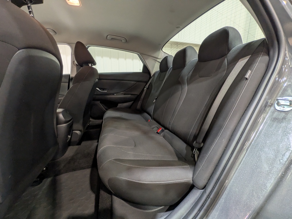 Hyundai Elantra 2025