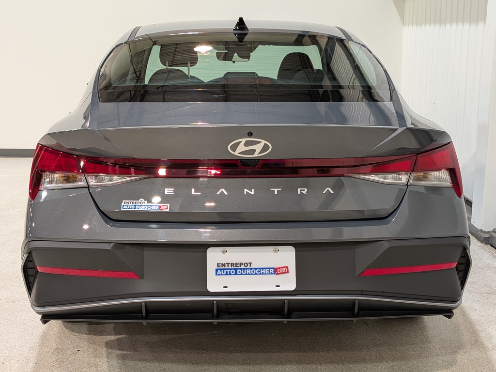 Hyundai Elantra 2025