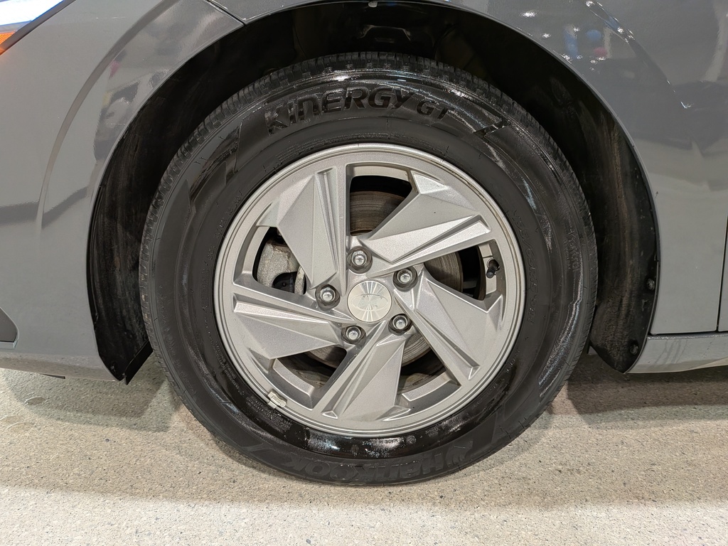 Hyundai Elantra 2025