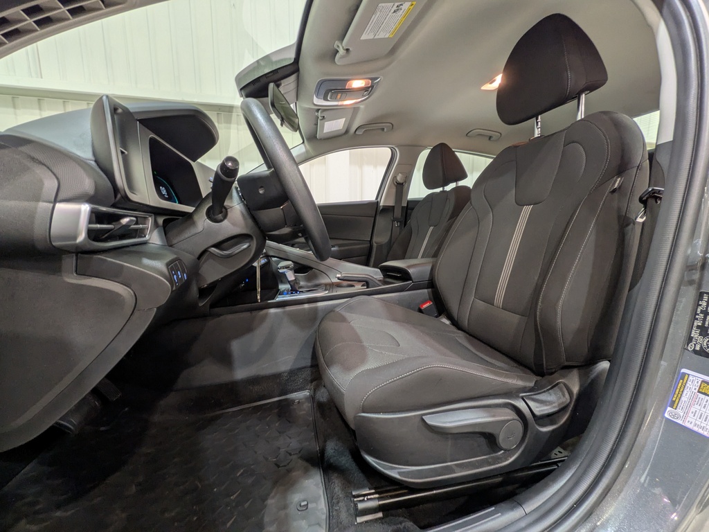 Hyundai Elantra 2025