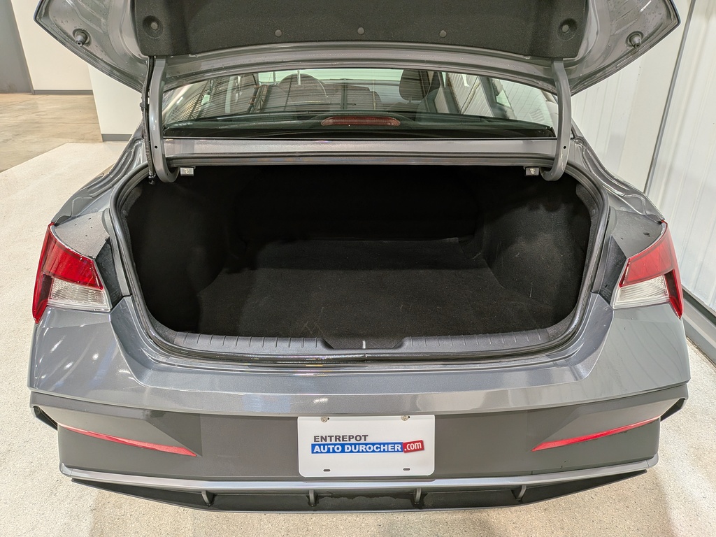 Hyundai Elantra 2025