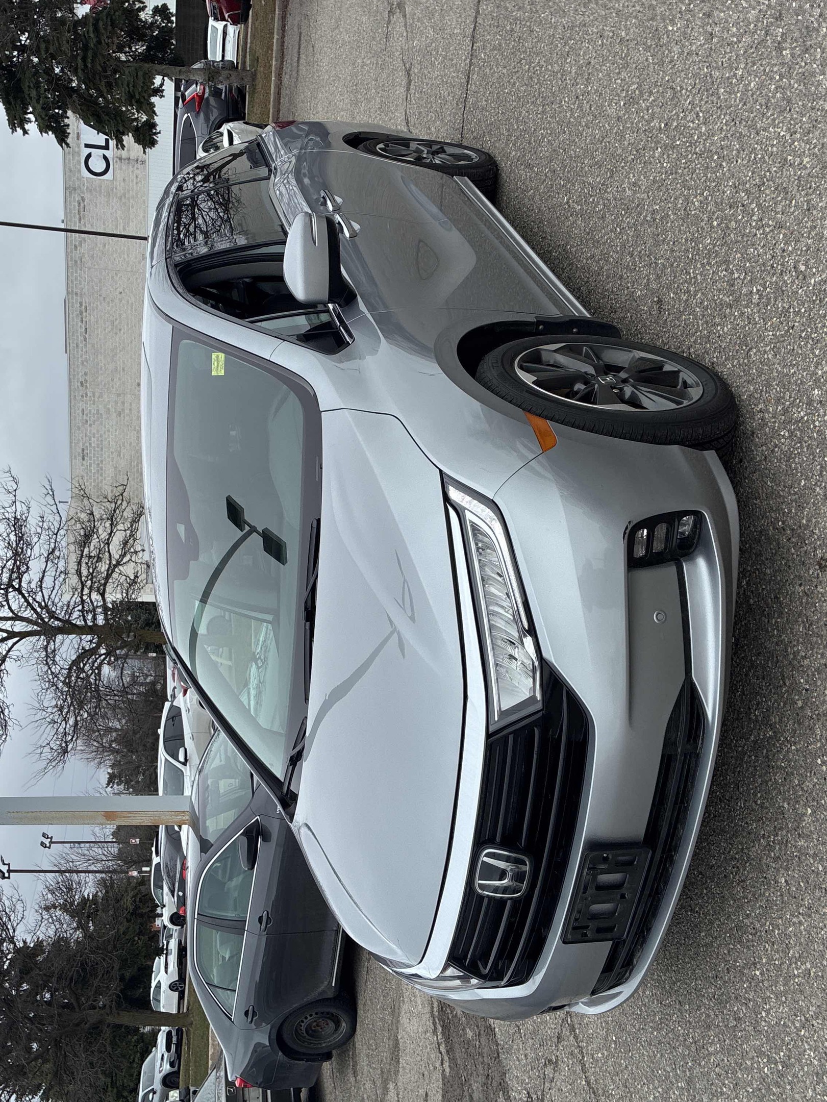 Silver 2022 Honda Odyssey Touring FWD Minivan Front-Wheel Drive Automatic