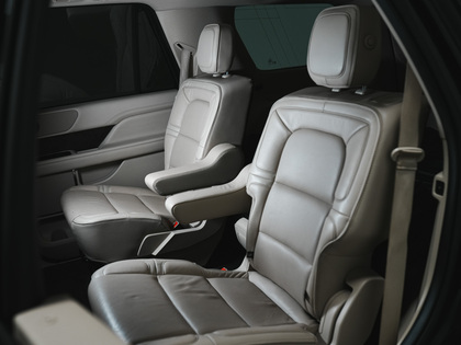 used 2019 Lincoln Navigator car, priced at $51,900
