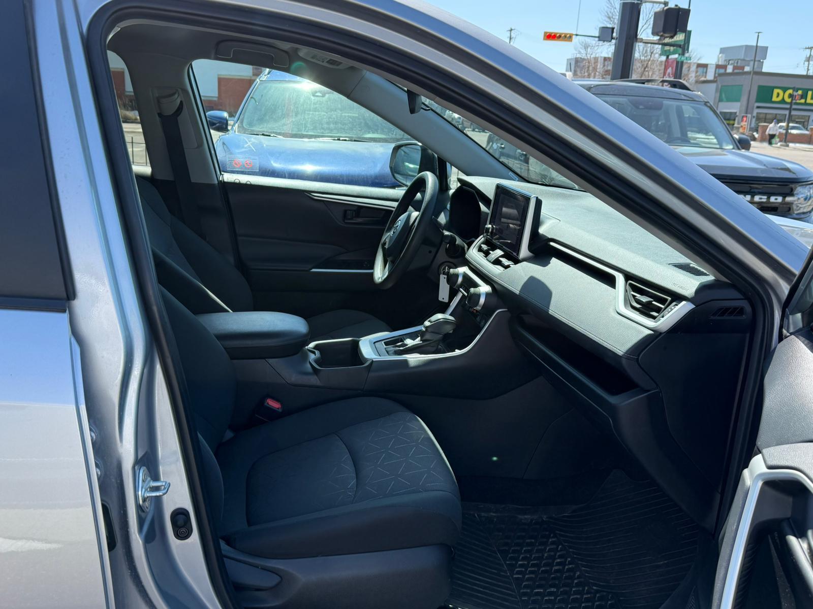 2024 Toyota RAV4 — view 9