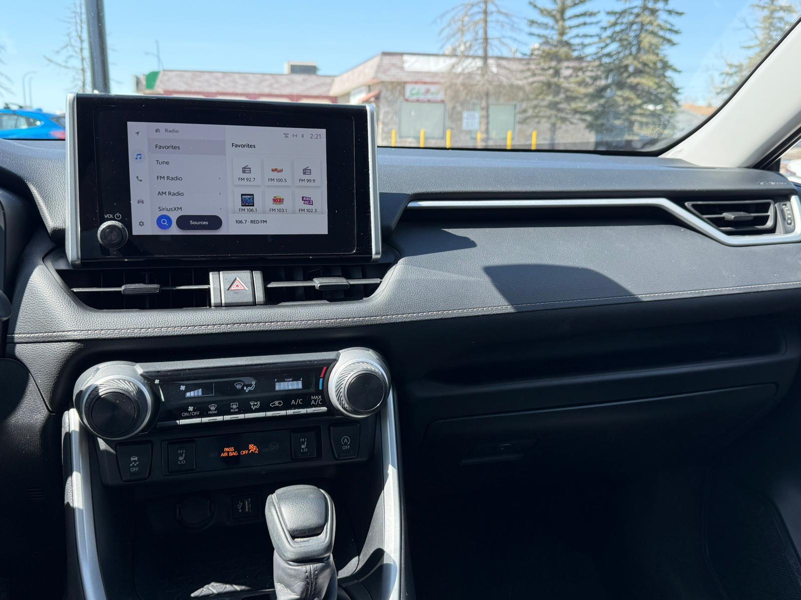 2024 Toyota RAV4 — view 13
