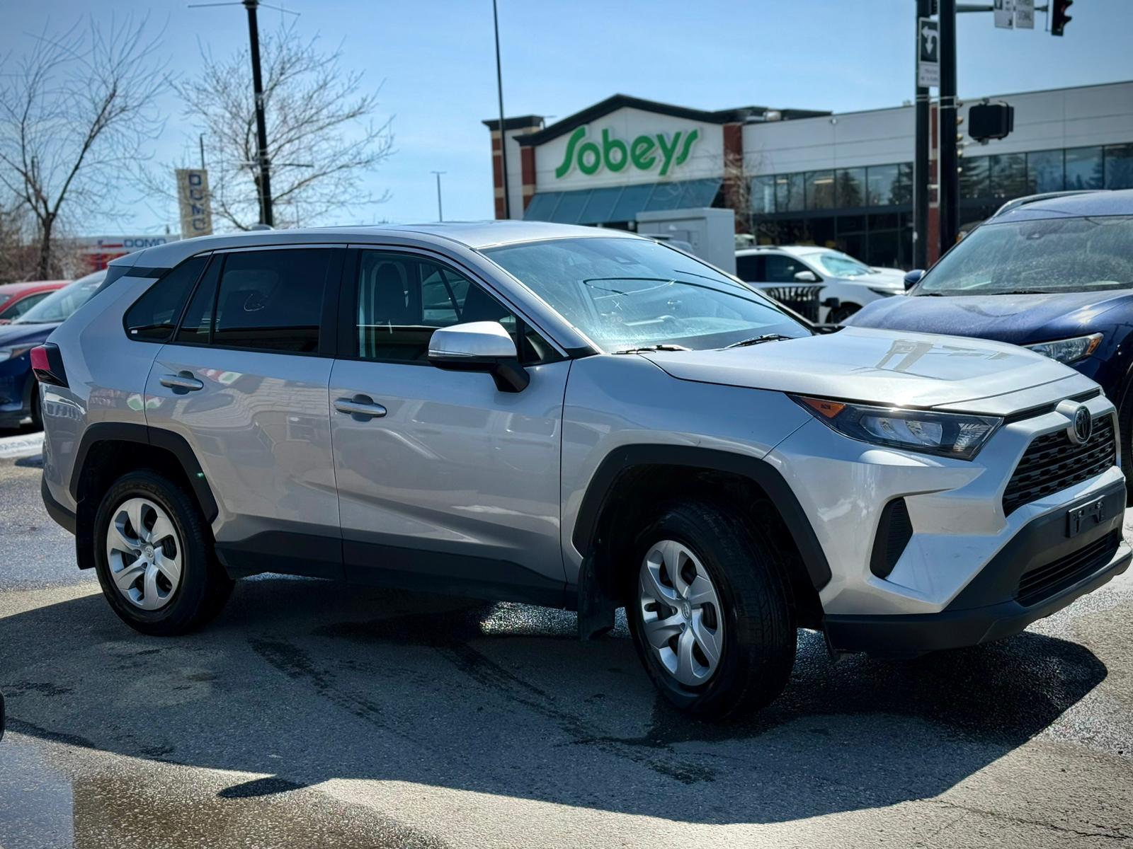 2024 Toyota RAV4 — view 3