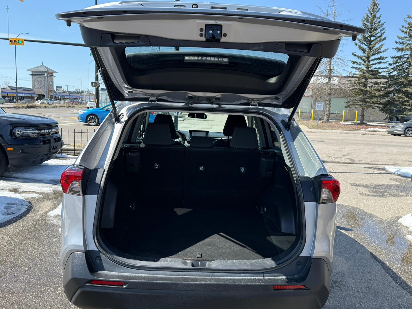 2024 Toyota RAV4 — view 7